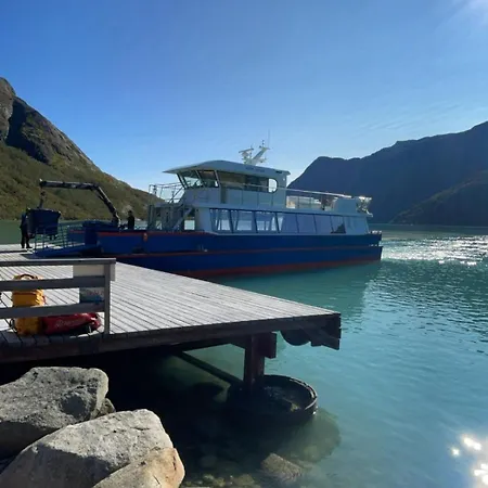 Cozy With Stunning Mountain Views Beitostolen